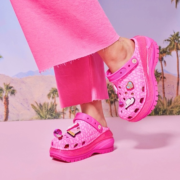 SOLD Crocs Barbie™ The Movie Mega Crush Clogs pink glitter platforms size 9 NWT - Picture 13 of 17